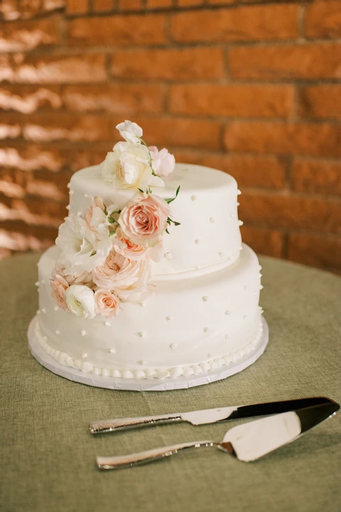 An Outdoor Wedding for Kayla and Gabe